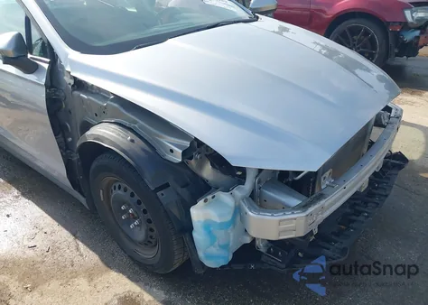 2020 Ford Fusion S z USA, uszkodzony, nr VIN 3FA6P0G76LR240253